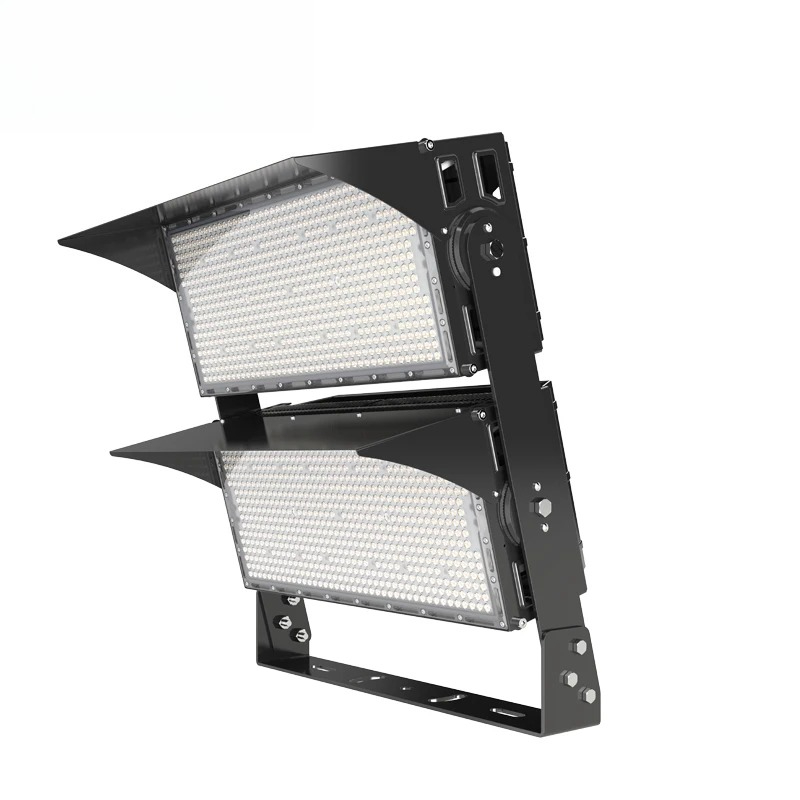 كشاف LED خارجي فائق السطوع للم - مراجعة Tools Qcc وسعره